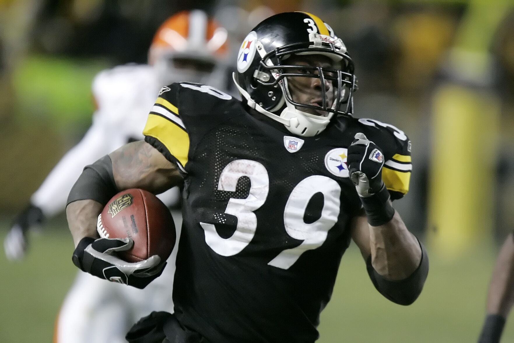 2006: Willie Parker breaks Pittsburgh’s single-game rushing record